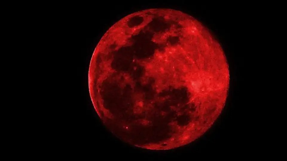 "القمر الدموي" لن يظهر في السودان.. عالم فلكي يوضح