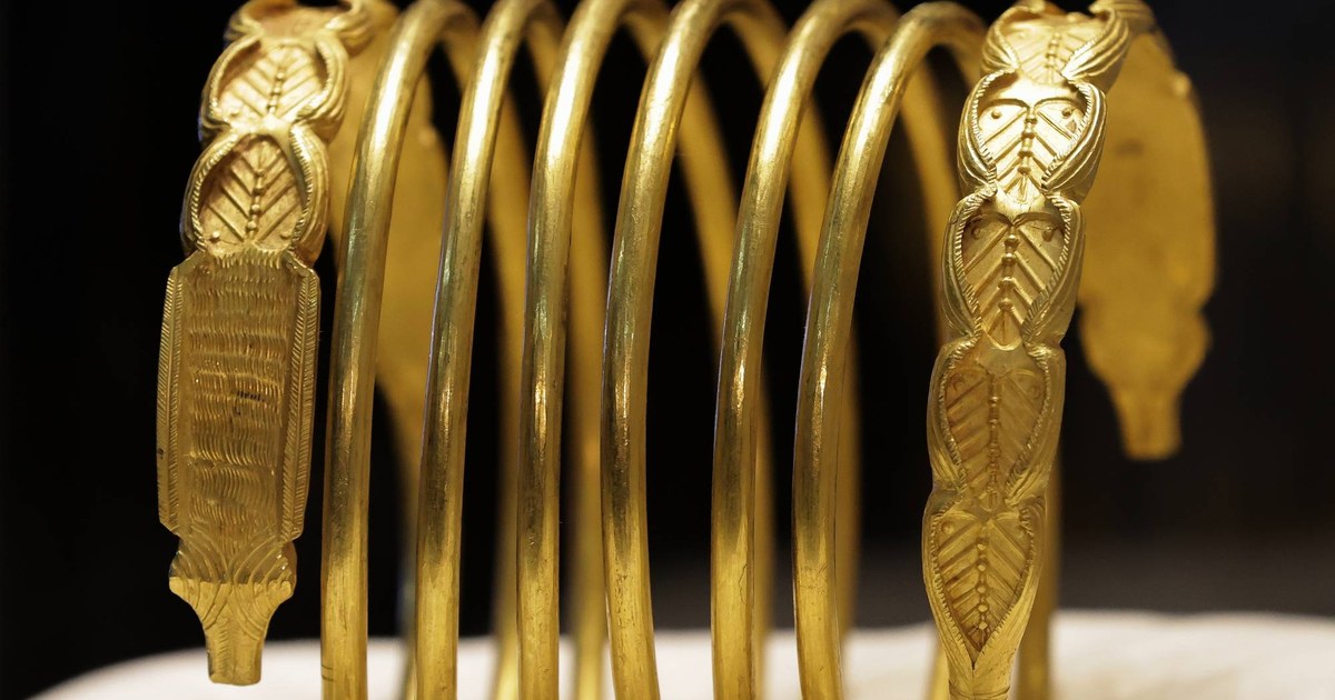 الذهب يتجه نحو خسارة أسبوعية مع تصاعد أسعار النفط ومخاوف التضخم