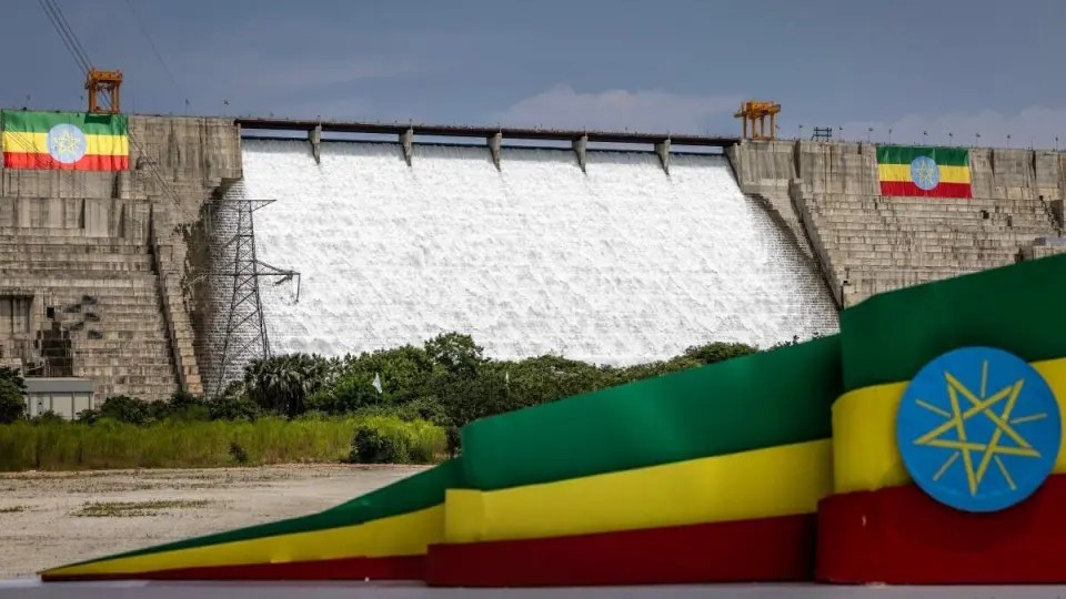 مفاجأة حول سد النهضة.. تسرب 41 مليار متر مياه وهبوط أرضي بعمق 40 ميللمتر