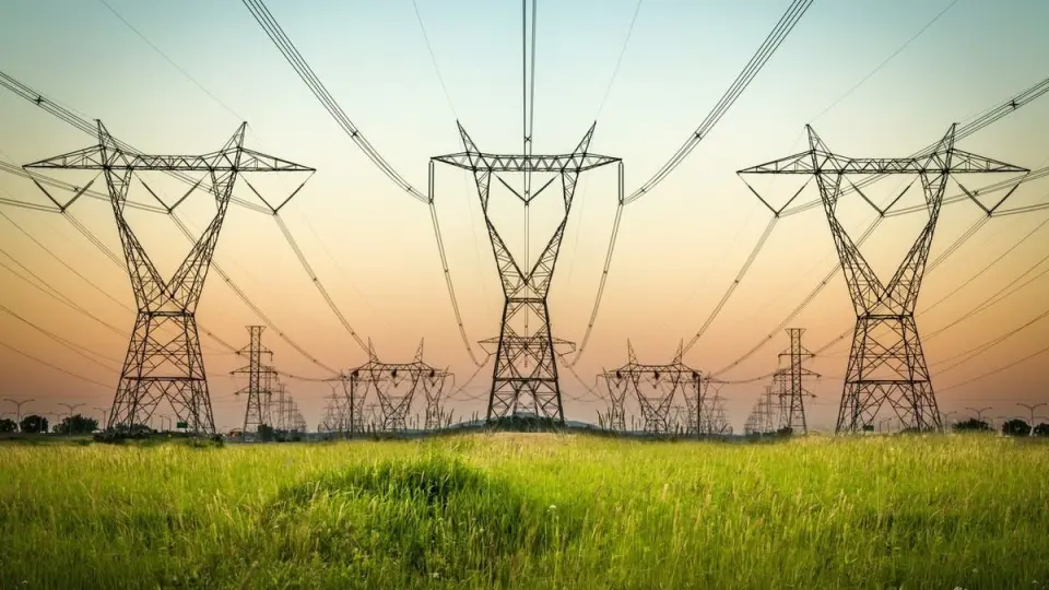 الربط مع السعودية والسودان.. مصر تخطو للتحول إلى أكبر جسر كهربائي بالشرق الأوسط