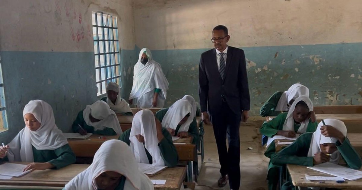 اكثر من 200 طالب وطالبة يجلسون لامتحان الشهادة الابتدائية السودانية في انجمينا