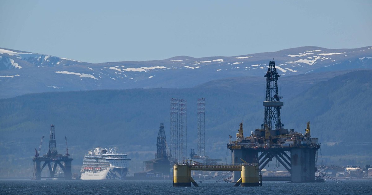 النفط يرتفع 3 % ويقترب من 109 دولارات