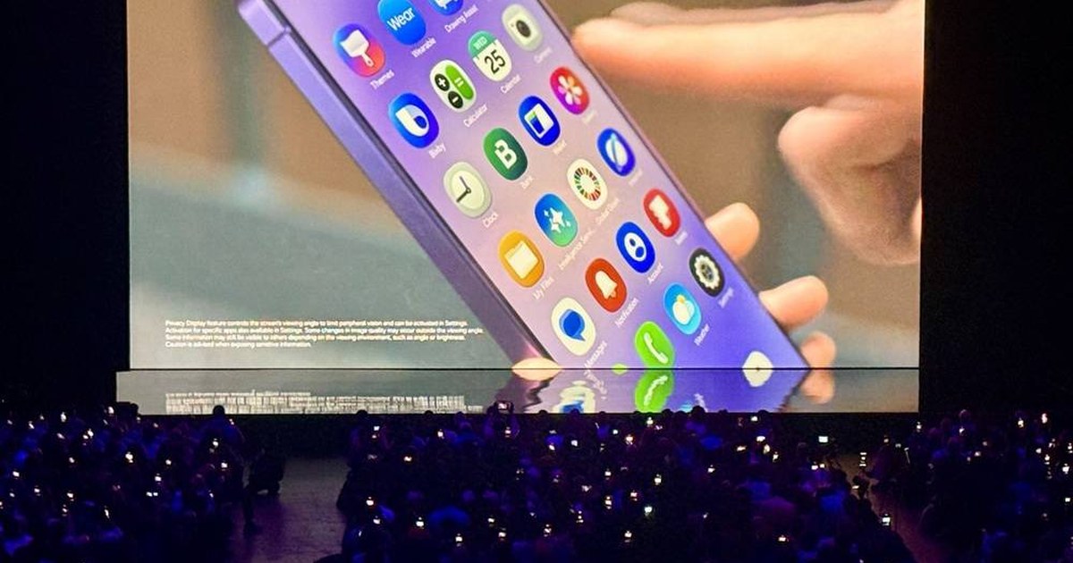 «سامسونغ» تضيف تَوافق «AirDrop» إلى «Quick Share» لمشاركة الملفات