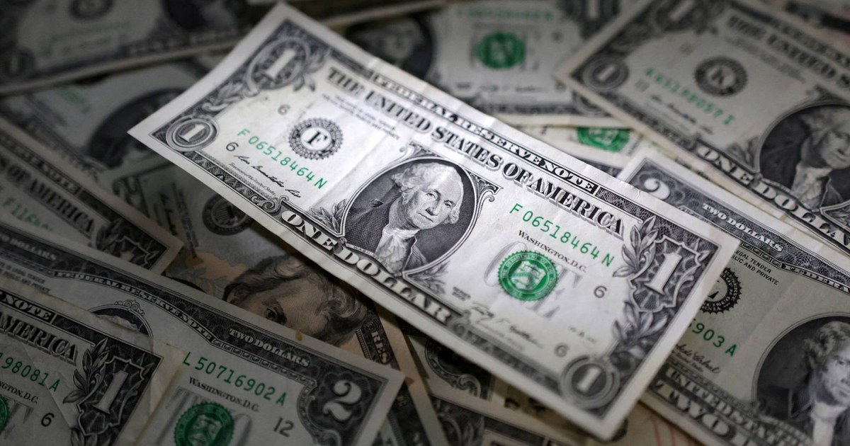 الدولار يعزز مكاسبه مدفوعاً بتوترات الشرق الأوسط