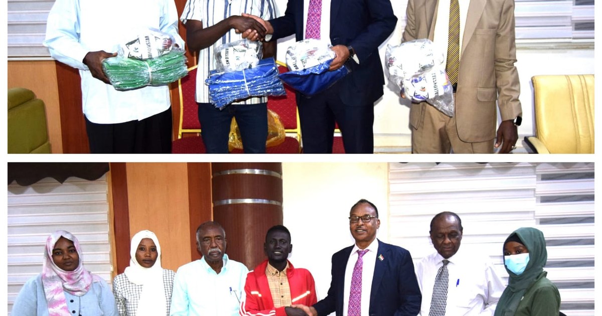 وزير الشباب والرياضة يدعم جامعة السودان ونادي الوحدة الحواتة بمعدات رياضية