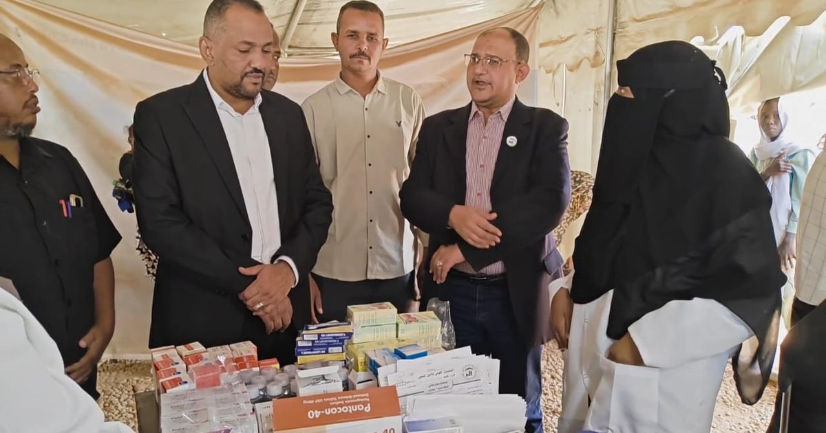 المدير العام للصندوق القومي للتأمين الصحي يتفقد مركز صحي إيواء النهضة بعطبرة