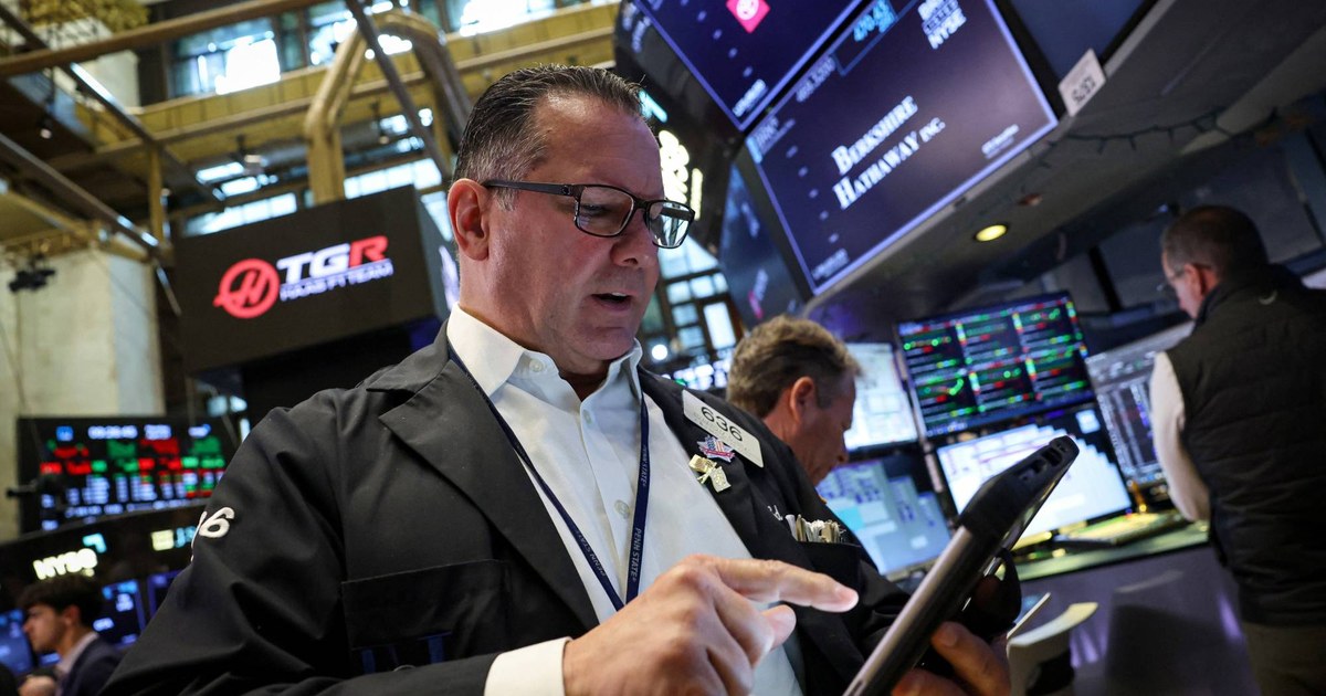 الأسواق العالمية في مهب التوترات بين صراع إيران وأزمة الذكاء الاصطناعي