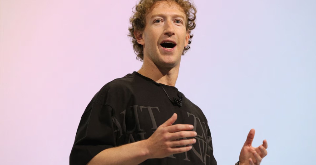 زوكربيرغ يُقلّص آلاف الوظائف لتمويل استثمارات الذكاء الاصطناعي
