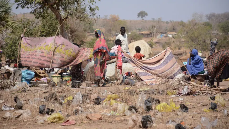 "الدعم السريع" تستهدف شاحنة مساعدات.. ومقتل 3 عمال إغاثة