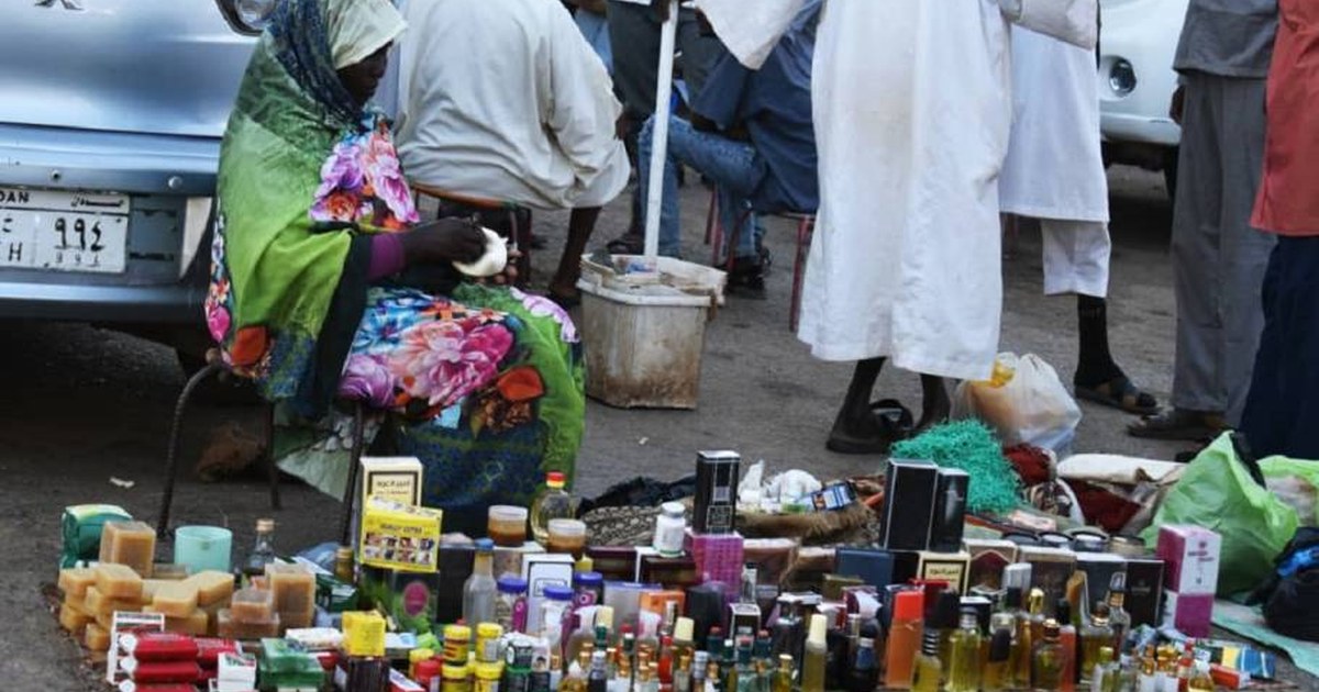 العمل الحر ملاذ السودانيين بعد انهيار الأمان الوظيفي