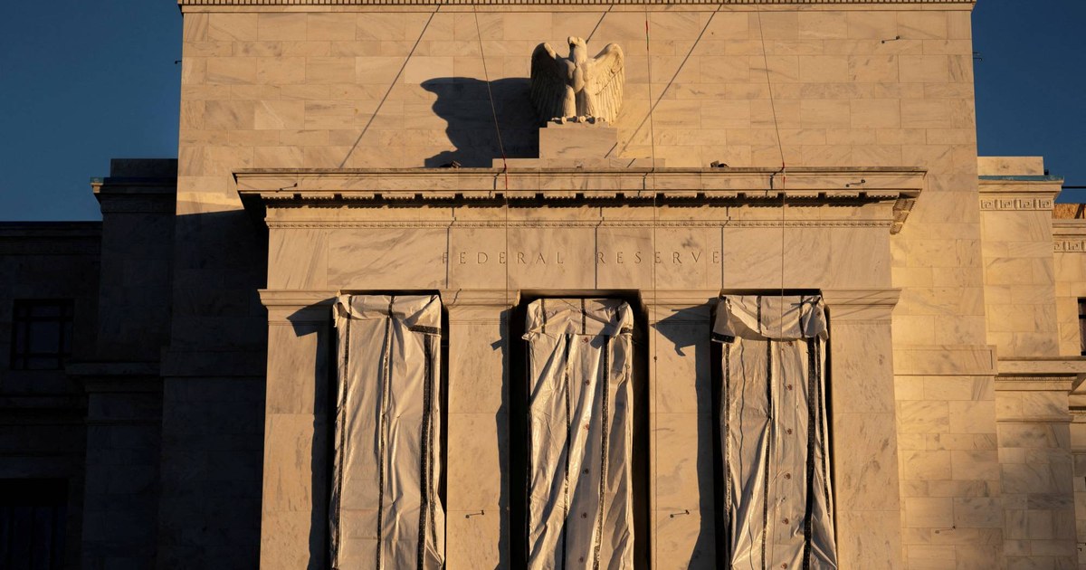 البنوك المركزية الكبرى تسابق الزمن لمواجهة ضغوط أسعار الفائدة