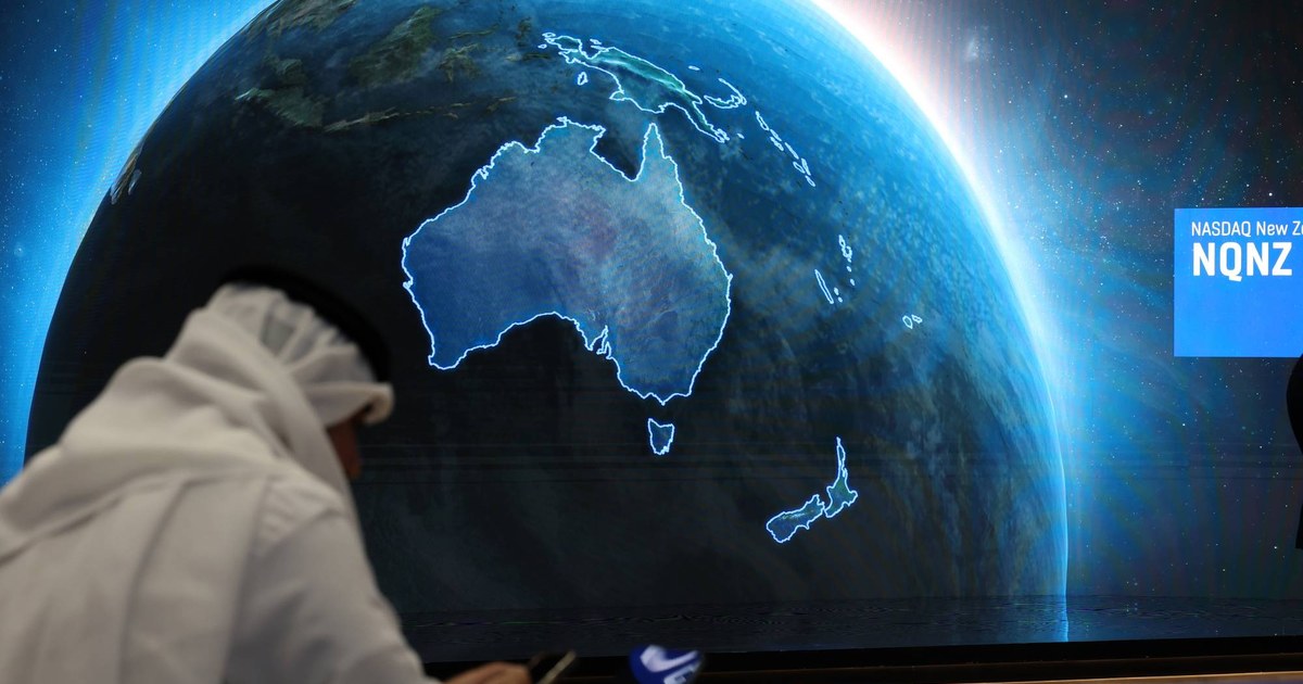 تراجع معظم أسواق الخليج بسبب تعثُّر جهود السلام الأميركية الإيرانية