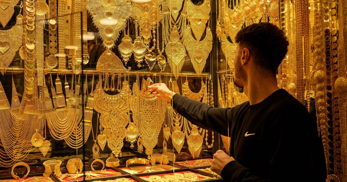 أسعار الذهب تستقر بعد تقارير عن مقترح سلام إيراني