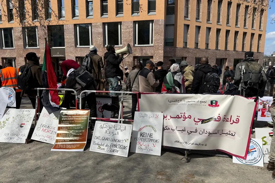 مؤتمر السودان في برلين.. احتجاج على "تغييب السيادة" وتعهد من المانحين بـ1.5 مليار دولار